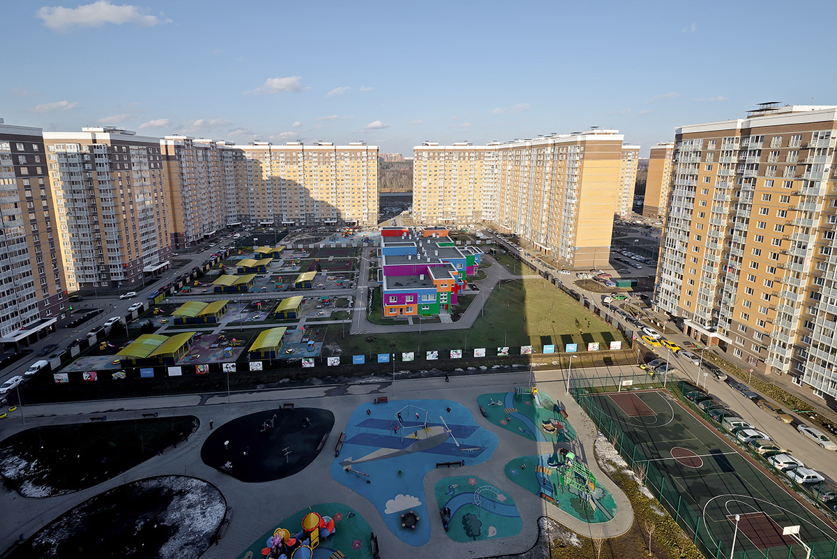 фото вида из окна во двор