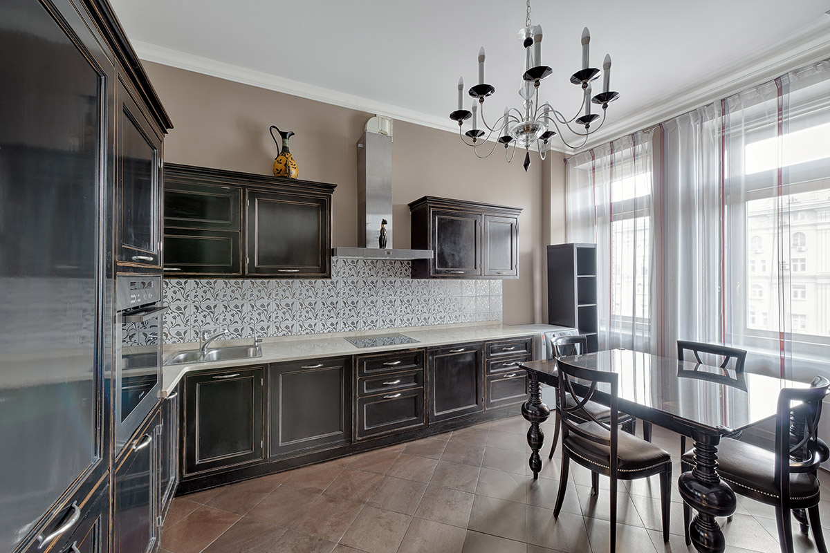 черный кухонный гарнитур