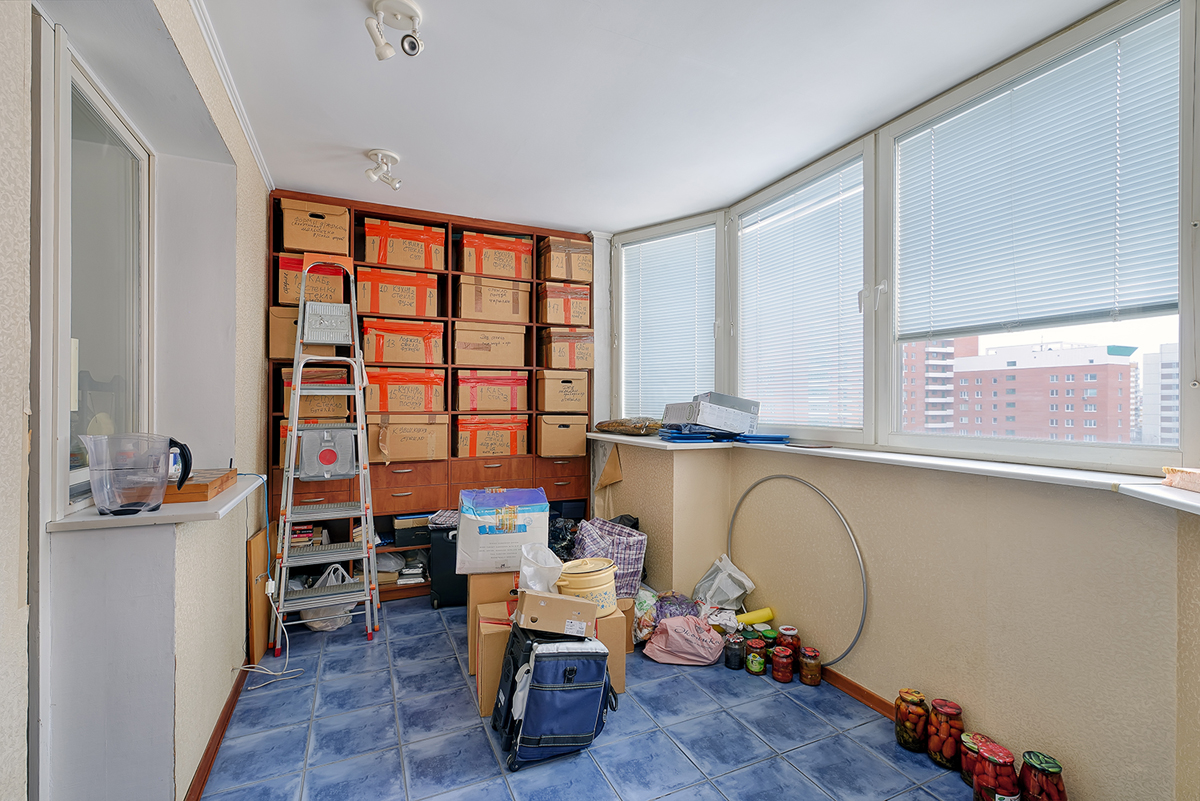 коробки на лоджии