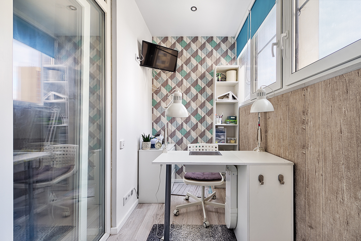 рабочее место на лоджии