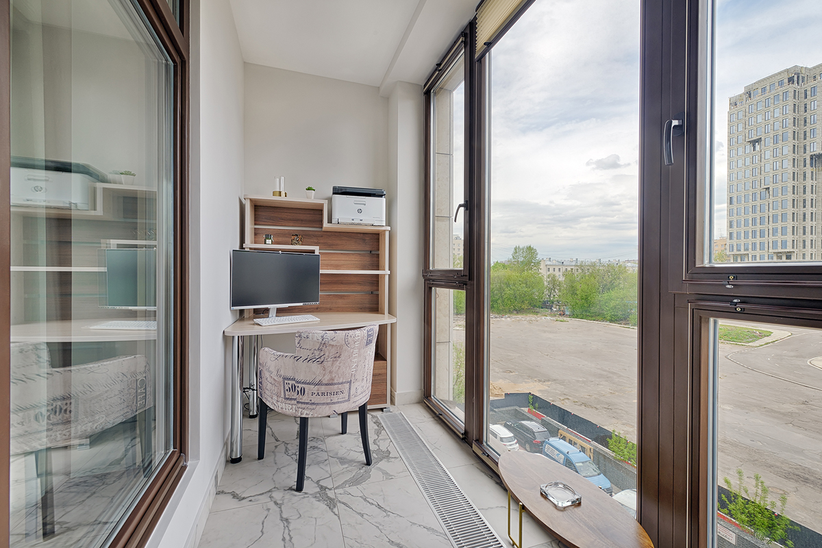 рабочее место на лоджии