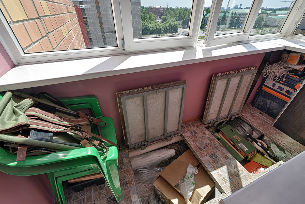 пространство для хранения в полу балкона