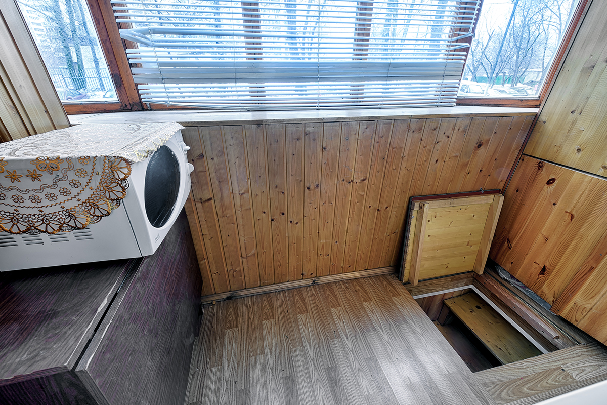 люк в погреб на балконе