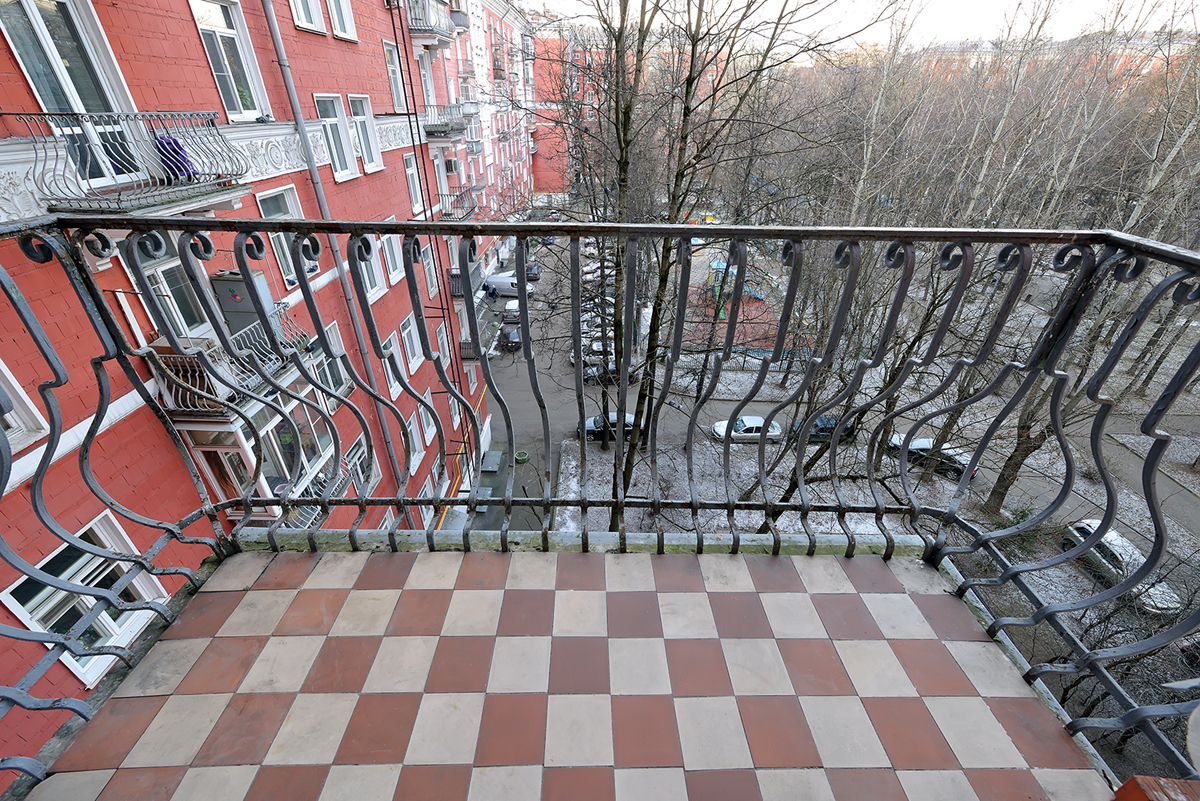 красивое ажурное ограждение балкона