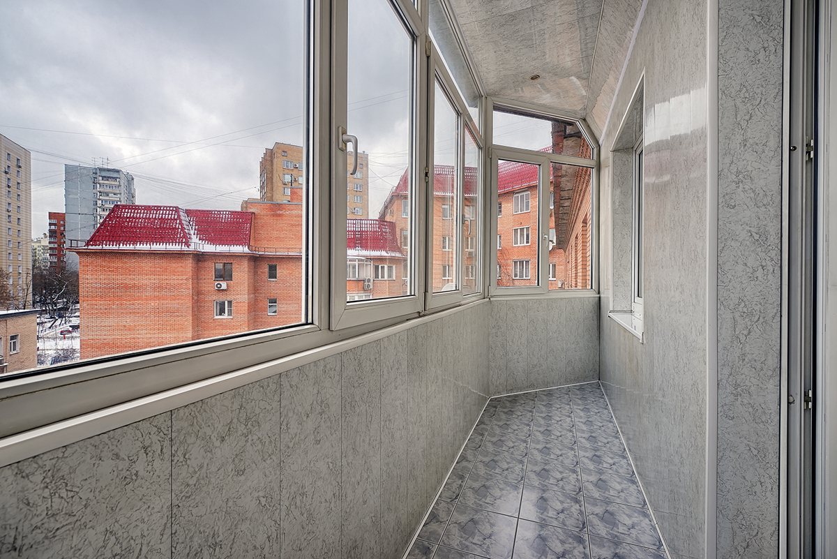 балкон с остеклением