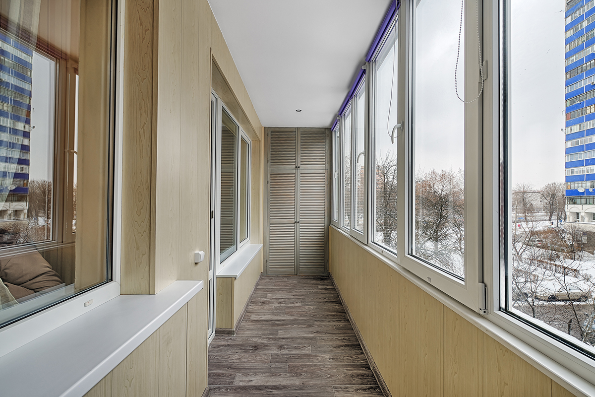 лоджия с пластиковыми стеклопакетами