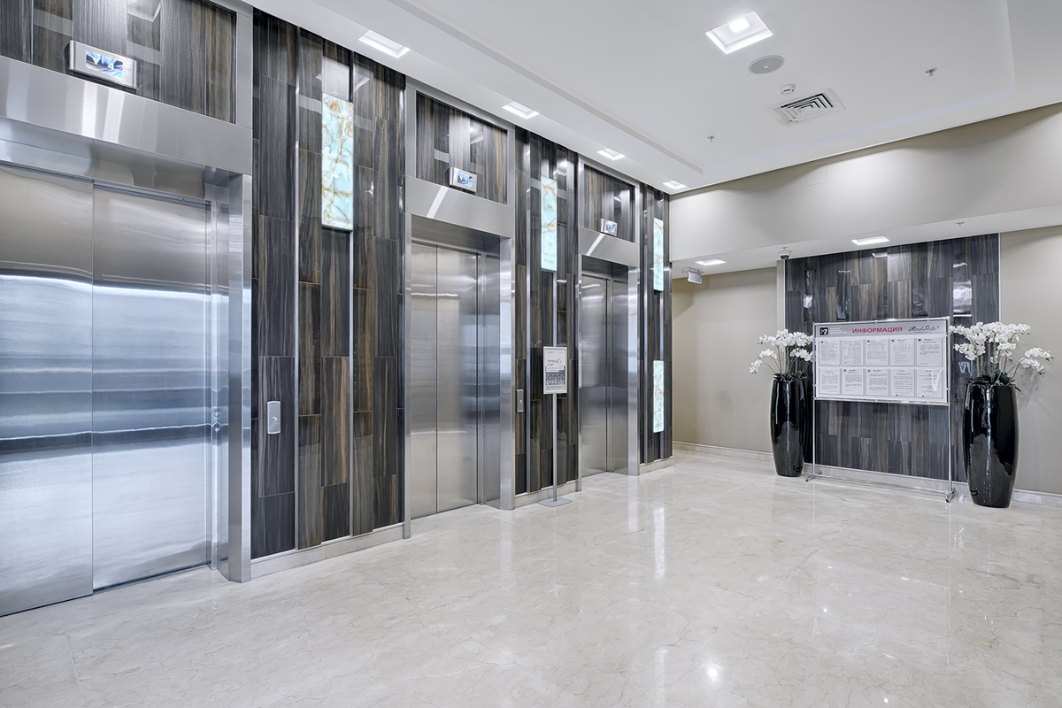 лифтовой холл в стиле хайтек