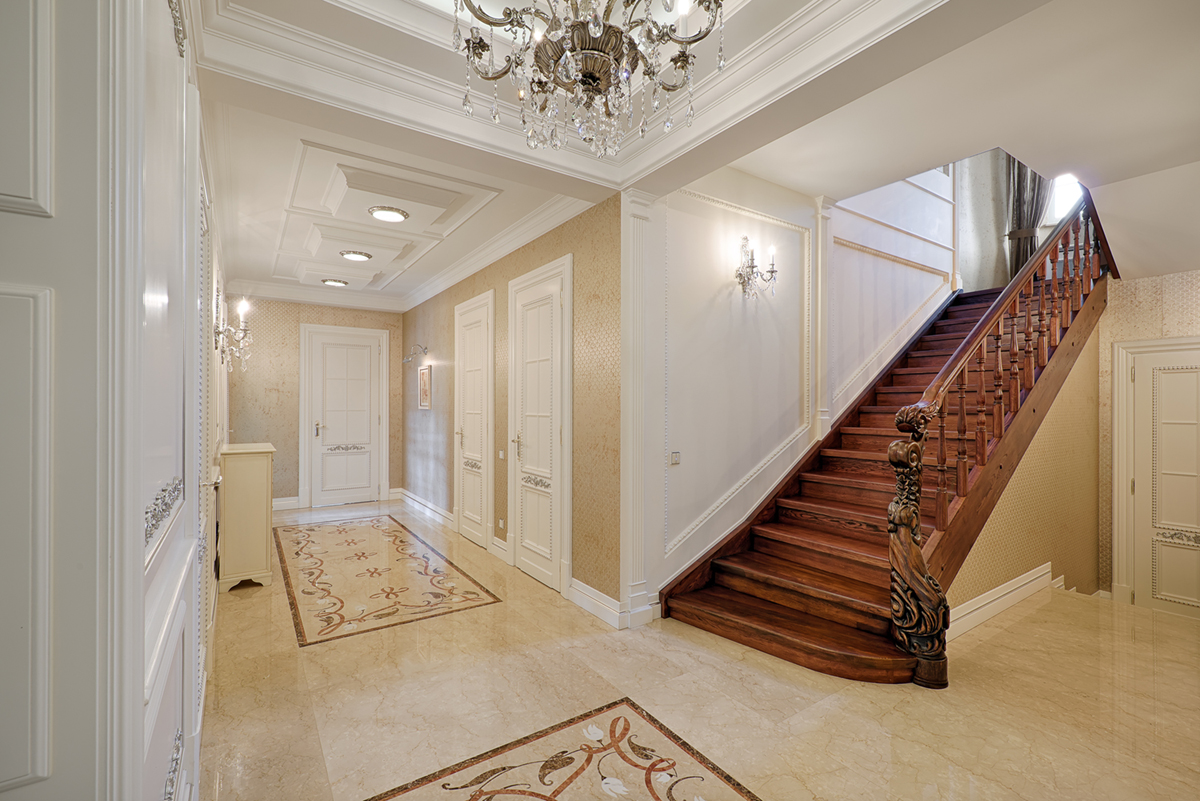 красивая деревянная лестница