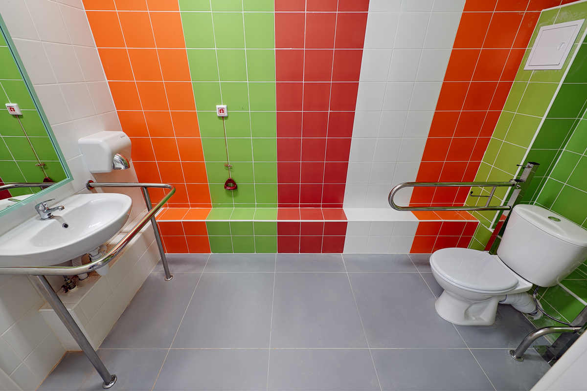 специальный школьный санузел