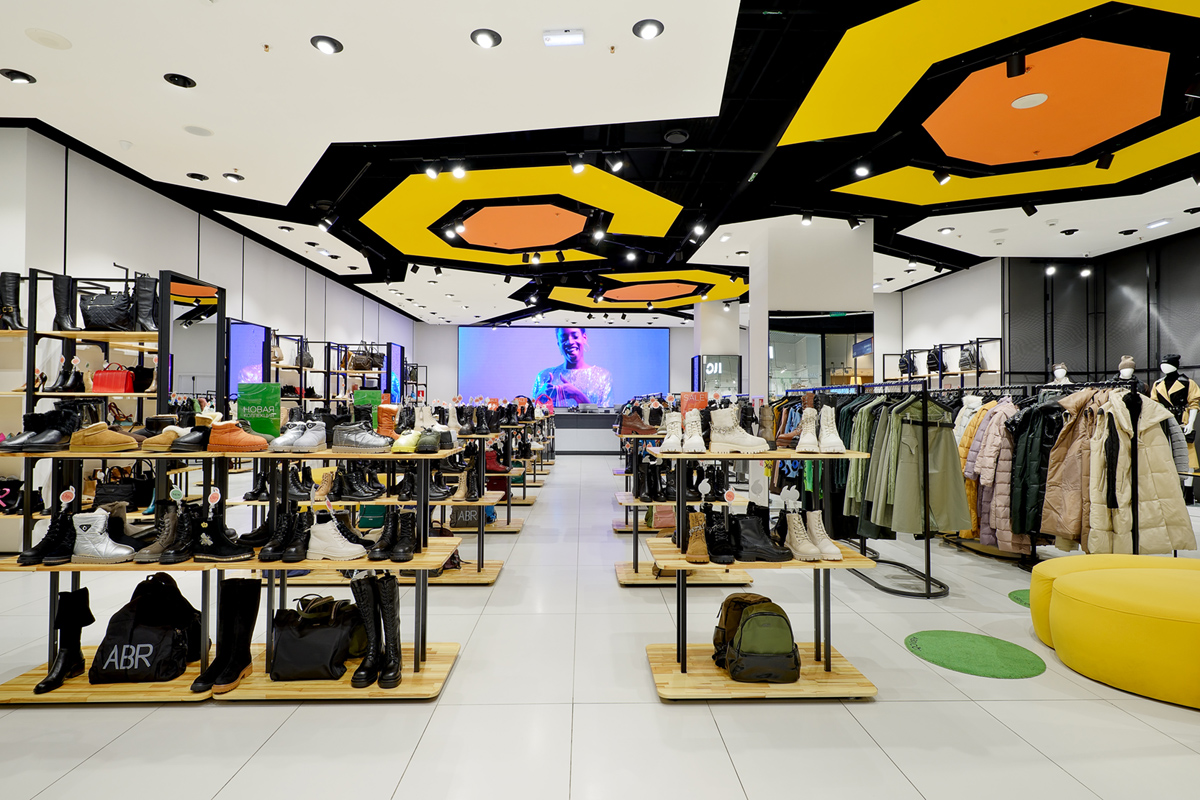 интерьер магазина одежды