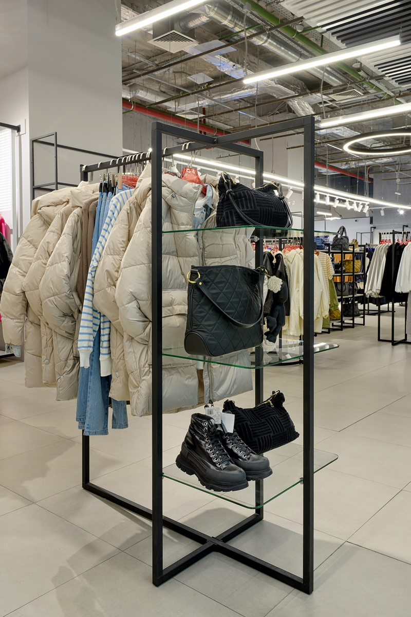 металлическая торговая стойка