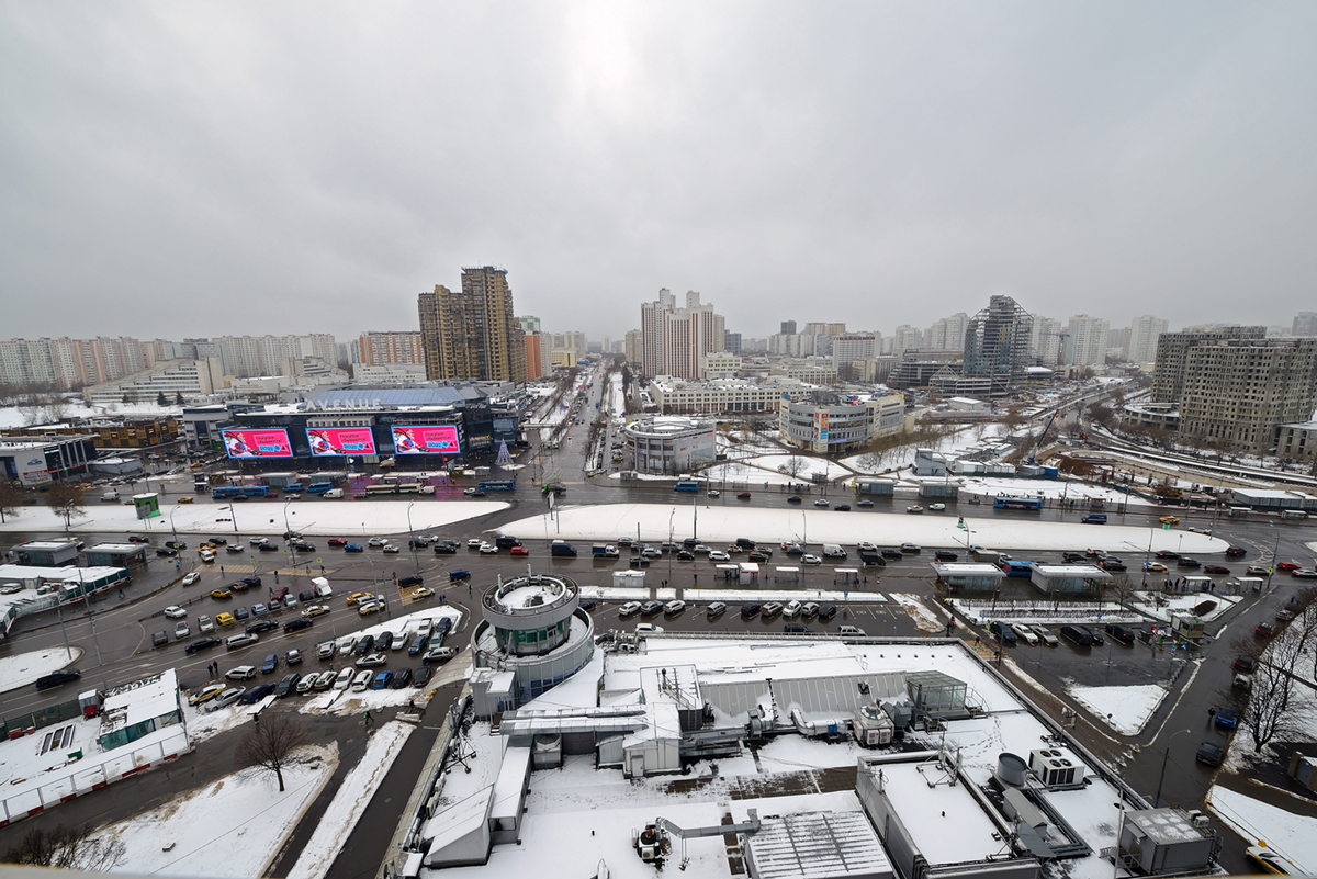 зимний вид из окна на Москву