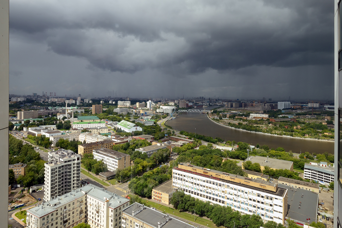 тучи над Москвой