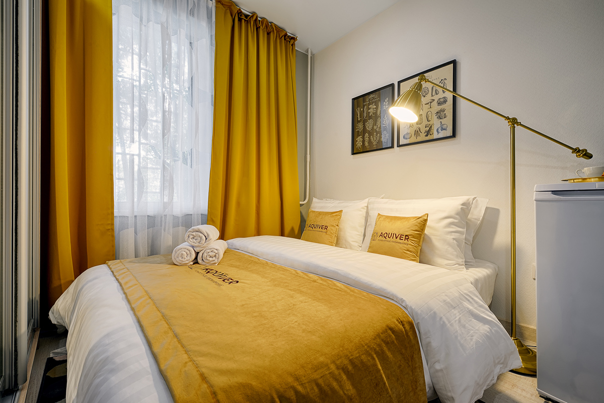 кровать в квартире