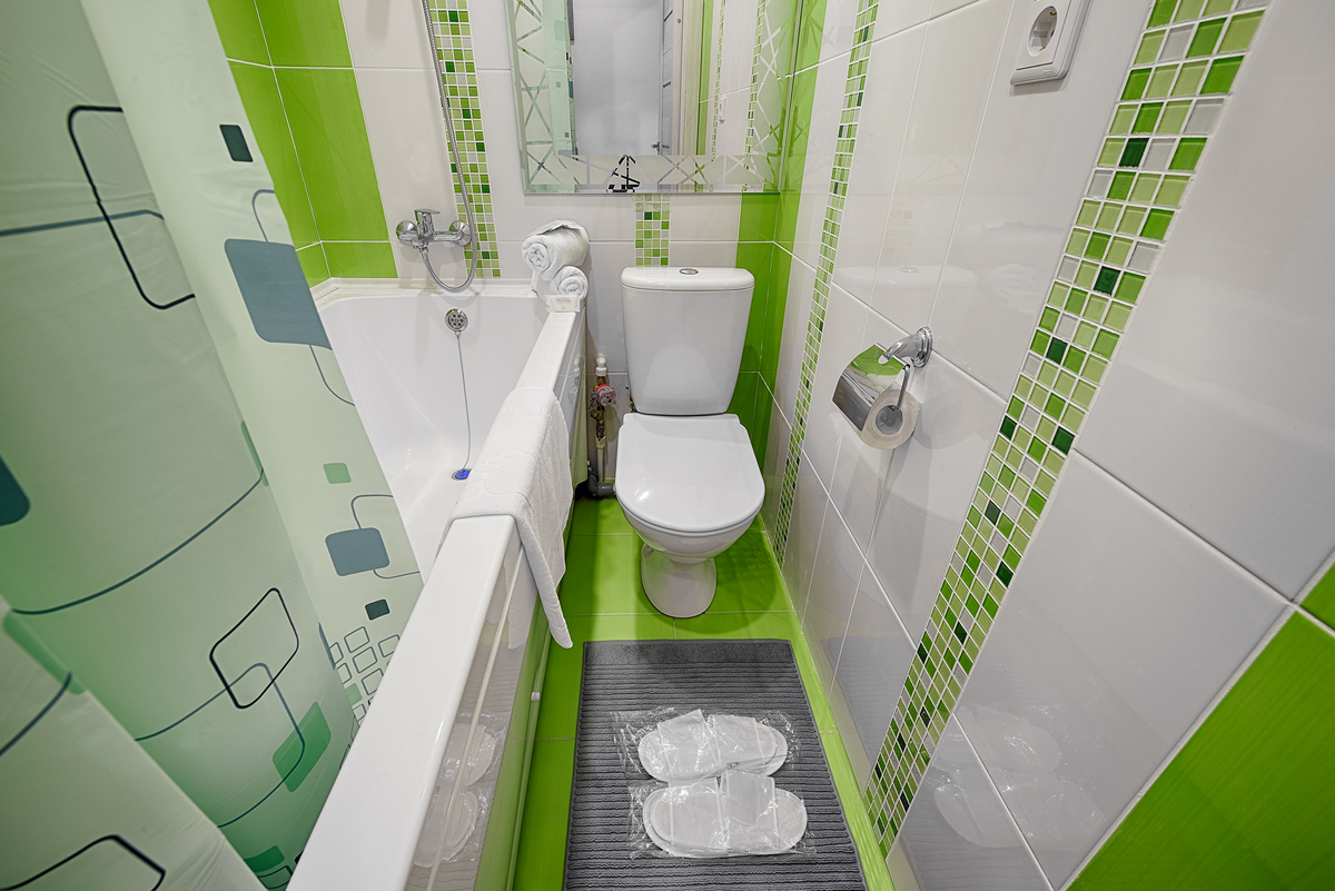 красивый зеленый санузел