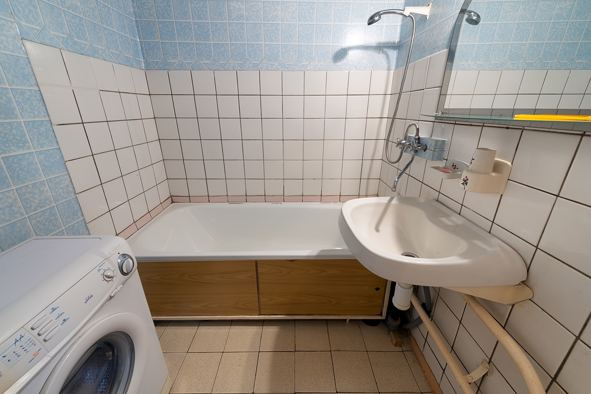 интерьер старой ванной в квартире