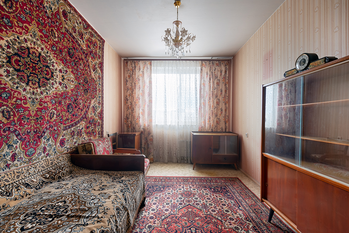 комната с коврами