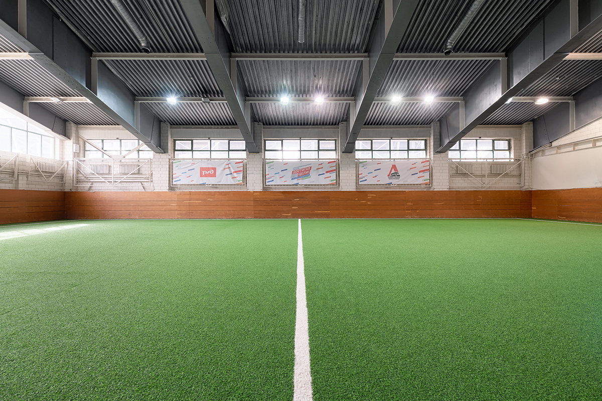 крытый футбольный манеж